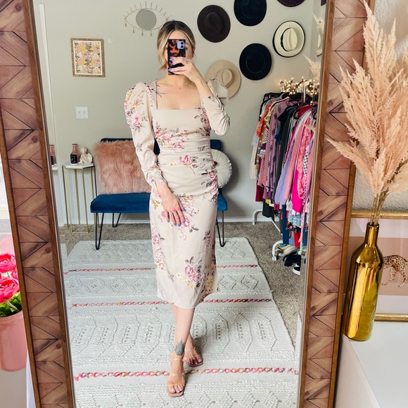 Astr | Dresses | Astr The Label Floral 